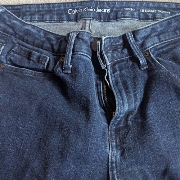 Calvin Klein Ultimate Skinny Jeans Women's 10 x 30 Dark Wash Denim - Picture 2 of 3